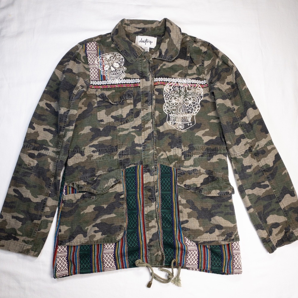 Daytrip Camo Utility Jacket Sugar Skull Embroidery Tribal Print Boho Womens L